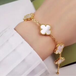 Gold 5 Quatrefoil Clover Motifs White Mother of Pearl Bracelet
